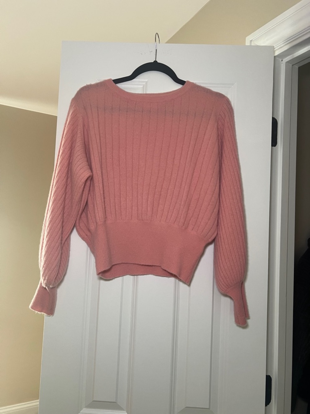 Crush 100% Cashmere Cropped Ribbed Crewneck Sweater in Dusty Pink